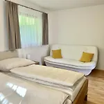 Pauline Apartmán Grobming