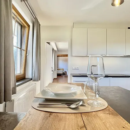 Pauline Apartment